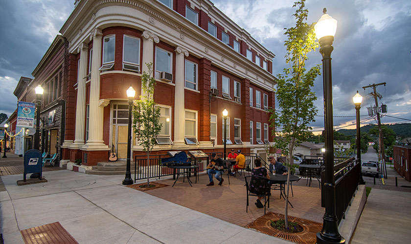 C Street Plaza; Saint Albans, WV 